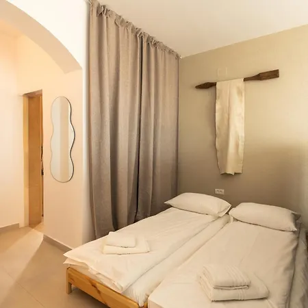 Rezident 2&3 招待所