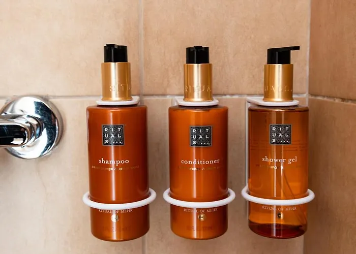 Rezident 2&3 招待所