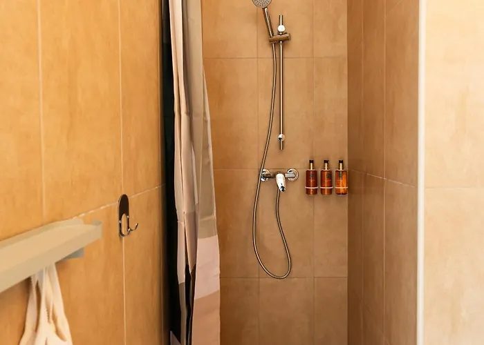 Rezident 2&3 招待所